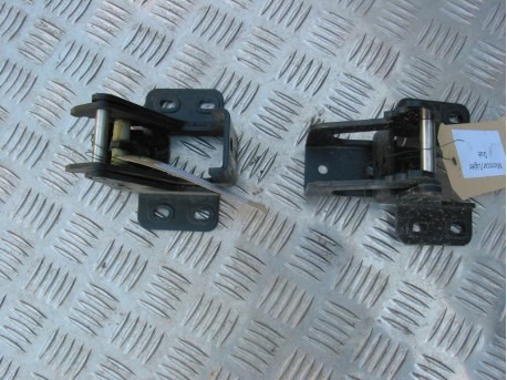 Hinges set left door Microcar MC1 & MC2