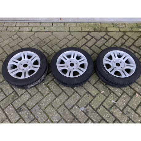 Velgen met banden Microcar Mgo