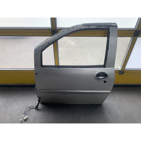 Portier links JDM Abaca